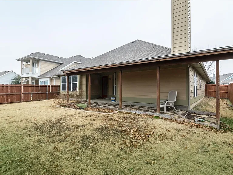 1413 Lacewing Dr — Photo 4