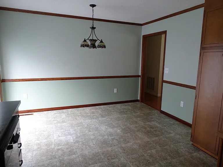 5694 Claridge Dr — Photo 22