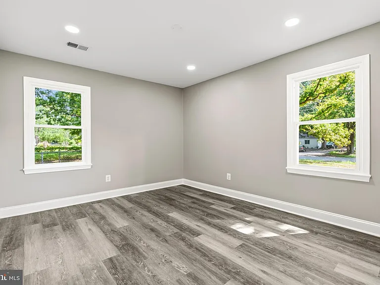 2608 Holly Dr — Photo 11