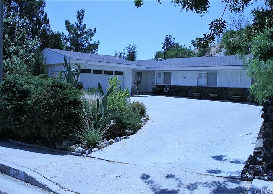 1st image of 5749 Fairhaven Ave