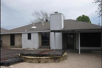 3rd image of 2701 Yale Dr