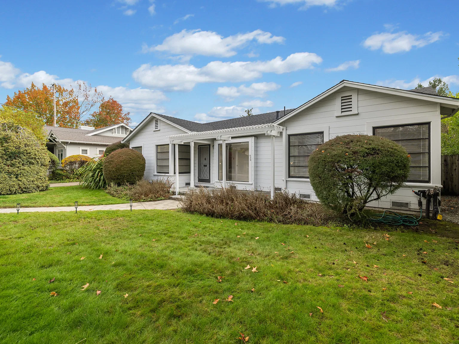 3 bed, 2.5 bath, 2575 sqft, $6,500 — Photo 2