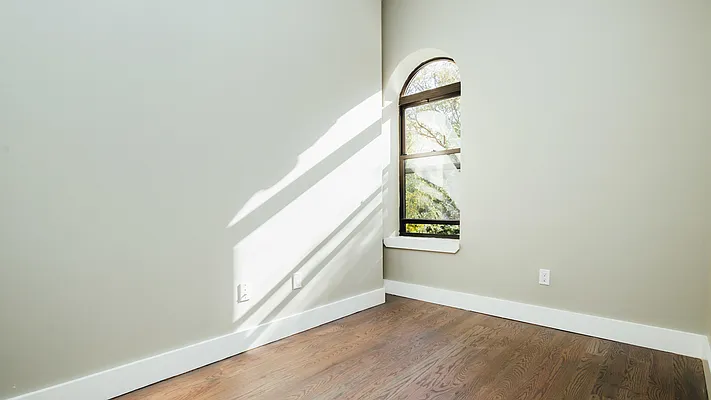 Rented by Nooklyn NYC LLC | media 67