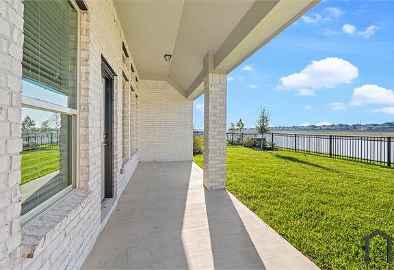 3rd image of 1692 Daylight Lake Dr