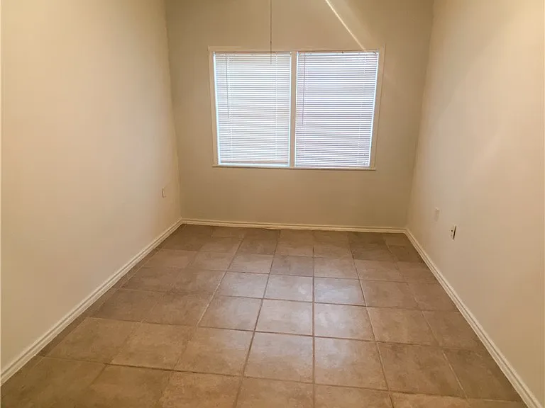 704 Churchill Dr — Photo 8