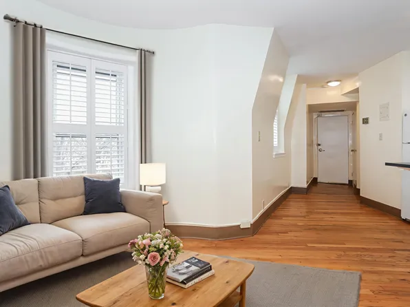 105 9th St SE APT 301, Washington, DC 20003