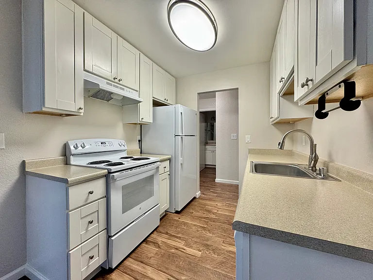 Brewster Place — Photo 15