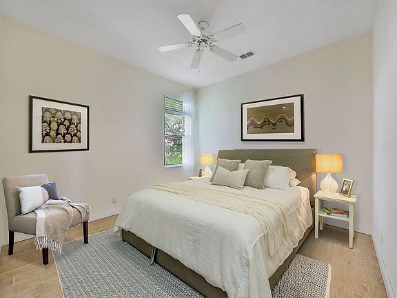 5th image of 729 Blue Seas Ct