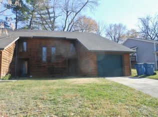 14 Holloway Dr, Collinsville, IL