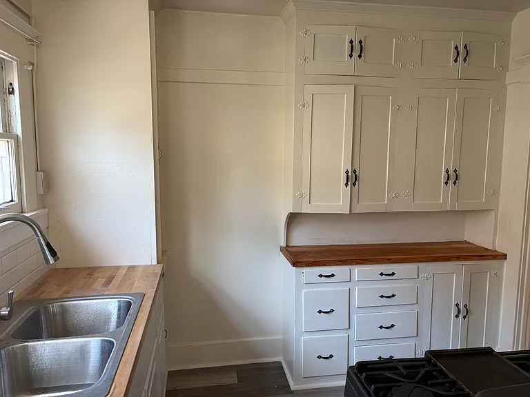 614 S Louise St #614 — Photo 3
