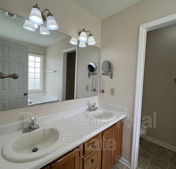 3031 Kingfisher Dr — Photo 12