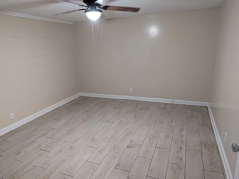 632 Chatham Ave — Photo 11