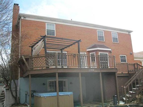 2nd image of 2583 Parkwood Ct