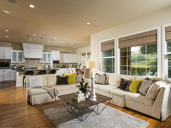 5th image of 39 Santa Barbara Dr