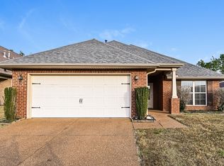 3252 E Hartland Dr, Southaven, MS 38672