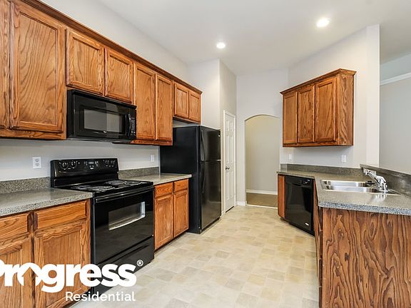 5th image of 129 Oriole Dr