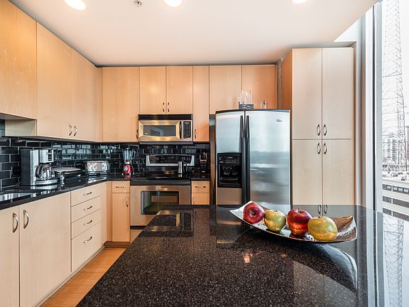 3rd image of 860 Peachtree St NE