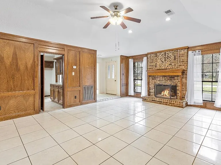 3339 Three Pines Dr — Photo 3