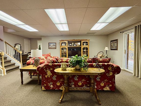 29th image of 498 Dearman St