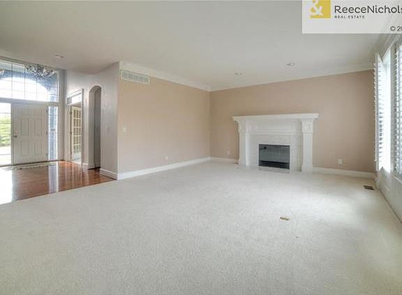 Great Room with Fireplace