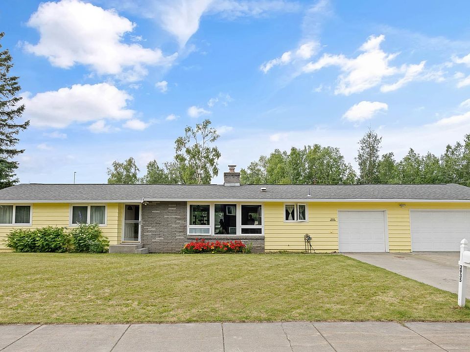 1st image of 2935 Riverview Dr