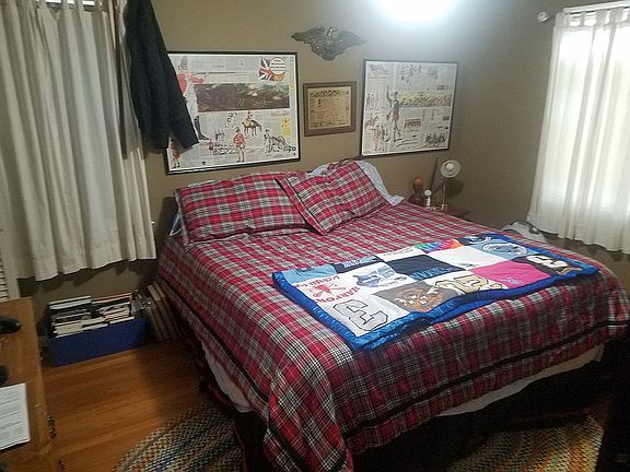 Bedroom, walk-in closet