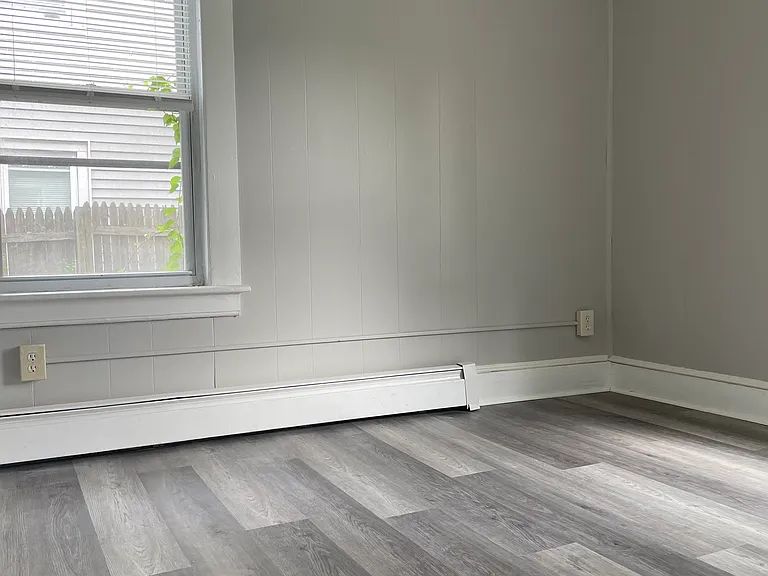 86 West St — Photo 3