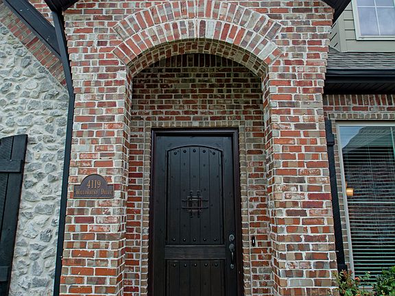 3rd image of 4119 Willowbend Dr