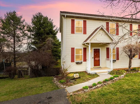 355 Warren St, Christiansburg, VA 24073