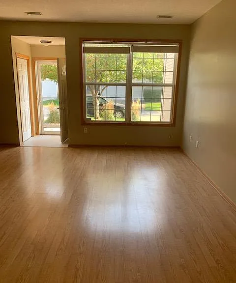 3919 NE Gardenia Ln — Photo 3