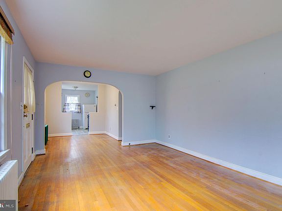 4th image of 701 Highland Ave