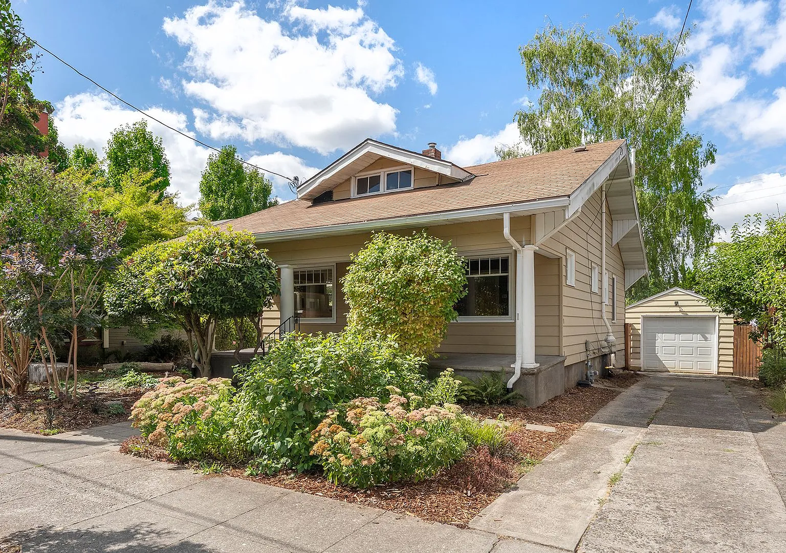 Nice Catch! 2 Bd 1.5 Ba 1600 Sf- Historic Richmond Neighborhood — Photo 2