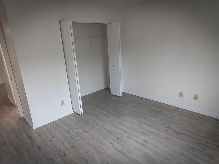 48 Woodland Hills Dr #8 — Photo 14