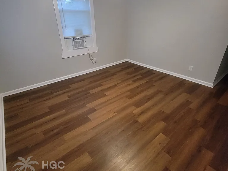 805 Moore St — Photo 6