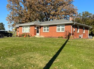 602 E 7th St, Lockport, IL 60441