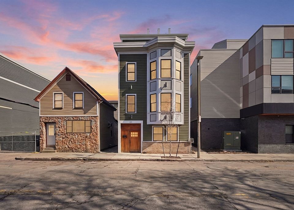 1st image of 331 Chelsea St #3