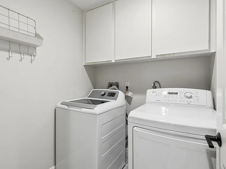 3235 W Sierra Dr — Photo 29