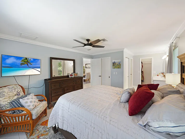 2835 SW 13th St #201 — Photo 22