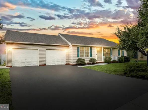322 Hillside Dr, East Berlin, PA 17316