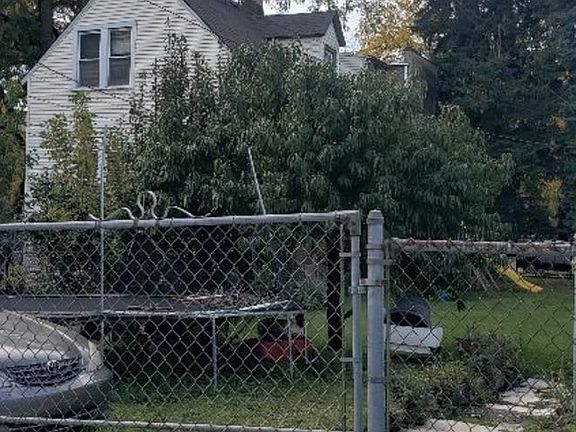 4th image of 1937 N Kedzie Ave