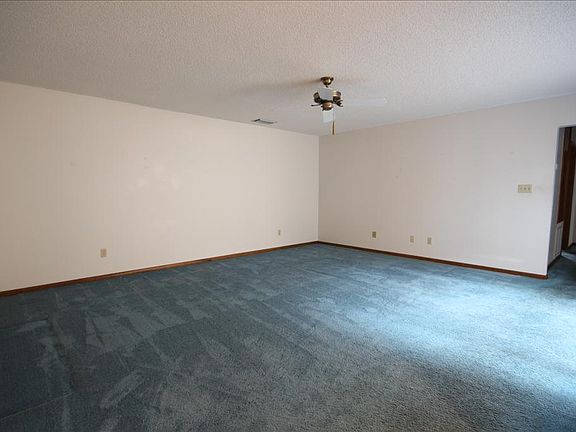 3rd image of 117 Thornberry Dr