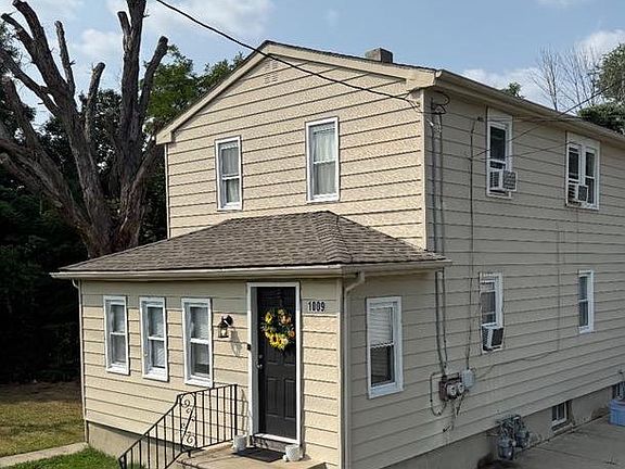 3rd image of 1009 HESSIAN AVENUE