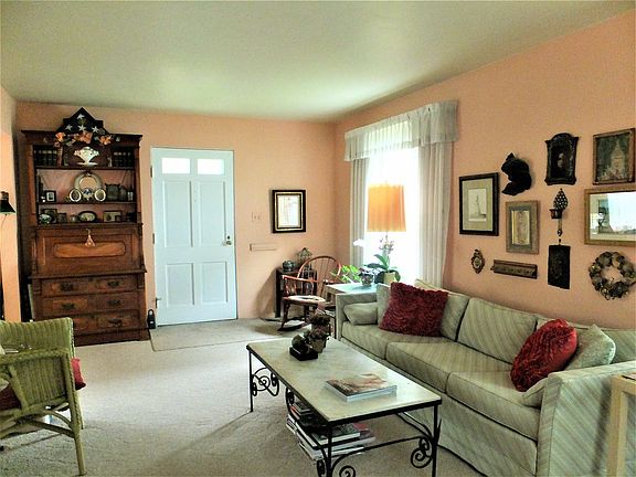 4th image of 1132 Woodlawn Blvd