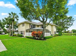 30 Clinton Ct APT A, Royal Palm Beach, FL 33411