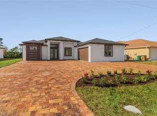 224 NE 8th Place Cpe, Coral, FL 33909