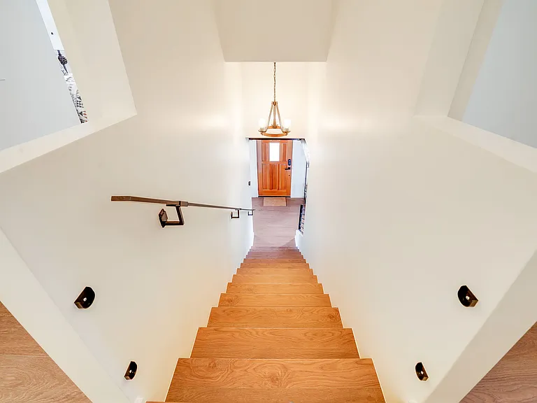 692 Santa Barbara Ave — Photo 26
