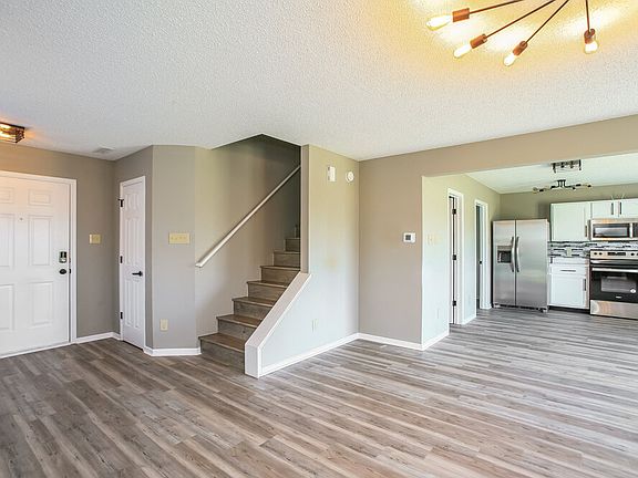 5th image of 14379 Black Farm Dr