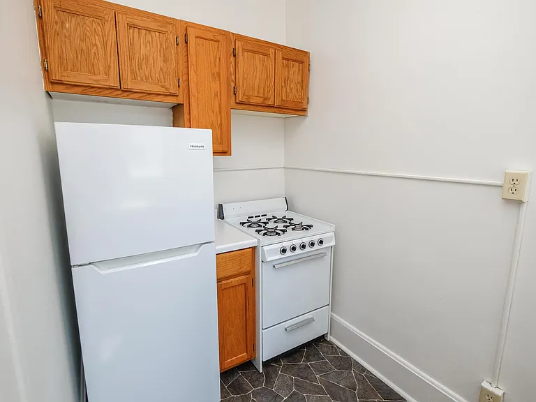 Dayton Apartments — Photo 26