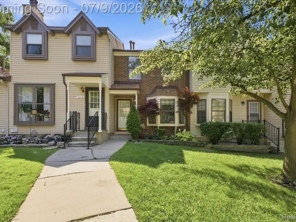 3046 Carly Ct #66, Auburn Hills, MI 48326