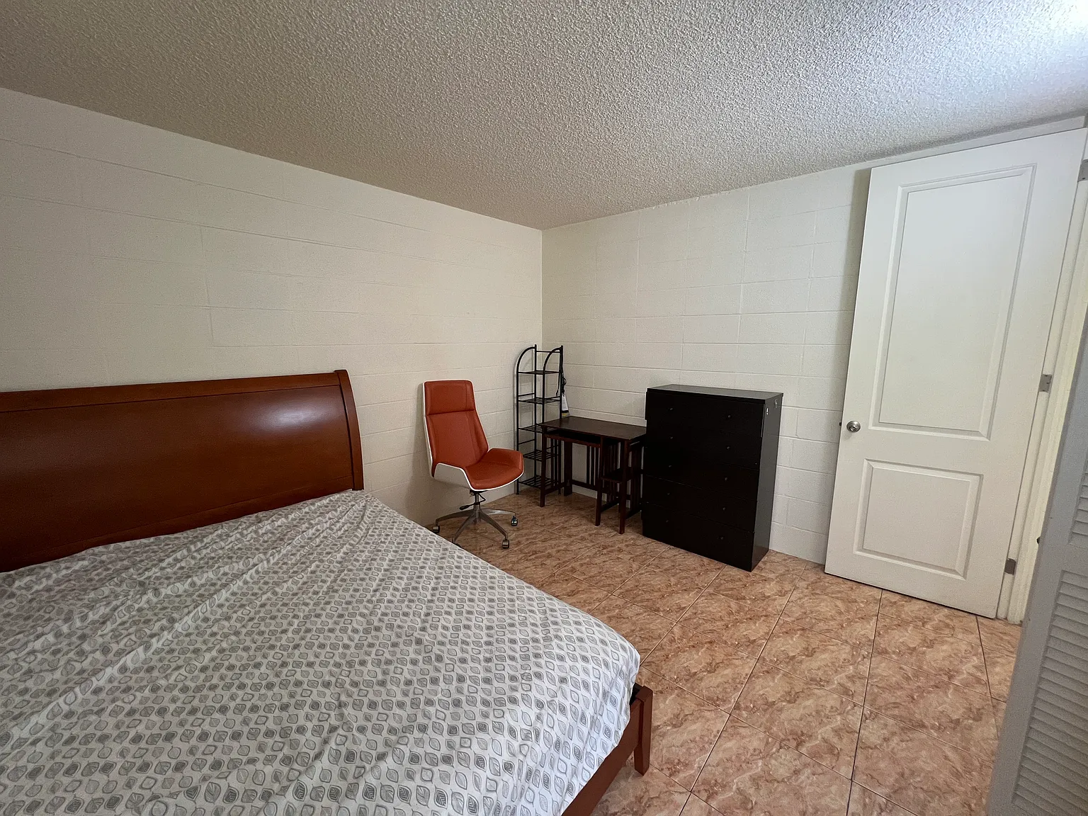 2 bed, 602 sqft, $1,950 — Photo 2